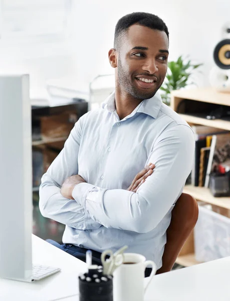 Hay Estrés Para Joven Hombre Negocios Afroamericano Guapo Sentado Escritorio —  Fotos de Stock