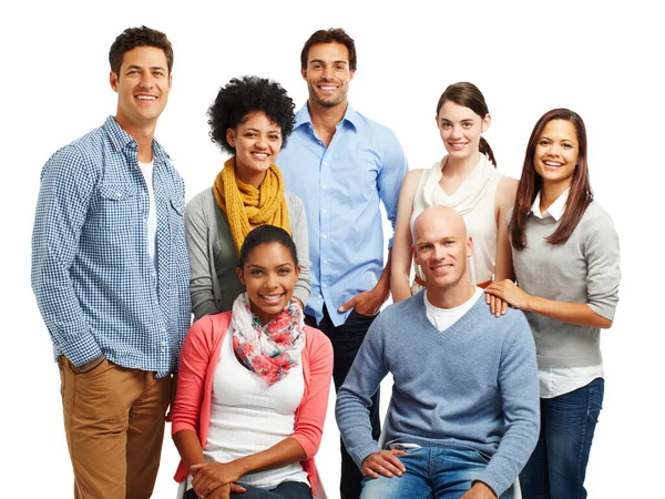 Pozytywnym Gronem Uśmiechnięta Grupa Młodych Dorosłych Białym Tle — Zdjęcie stockowe
