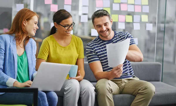 Weve Got Some Great Ideas Going Here Three Coworkers Smiling — Stock Photo, Image