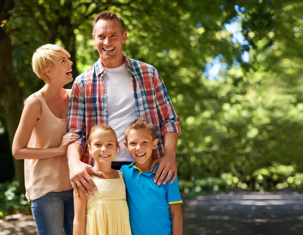 Houden Van Onze Ouders Een Bijgesneden Portret Van Een Gelukkig — Stockfoto