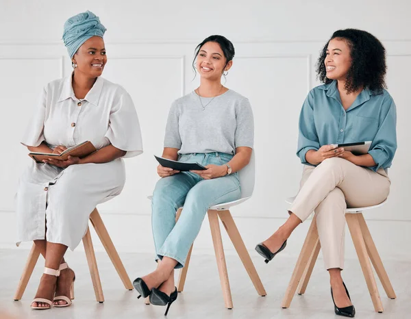 Réunion Affaires Mondiale Des Femmes Diversité Entreprise Avec Tablette Numérique — Photo