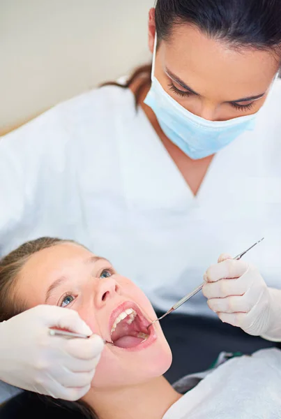 Teus Dentes Estão Grande Forma Foto Perto Uma Jovem Fazendo — Fotografia de Stock