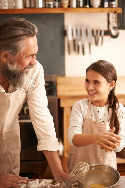 Opa Waar Heb Leren Bakken Een Meisje Bonding Met Haar — Stockfoto