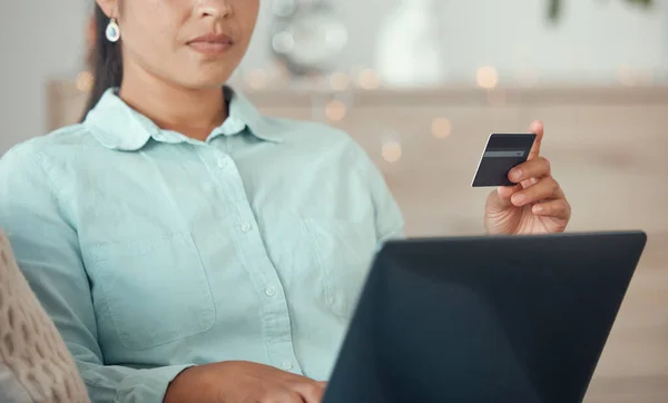 Kredi Kartı Online Alışveriş Evdeki Bir Dizüstü Bilgisayarda Bankacılık Kredi — Stok fotoğraf