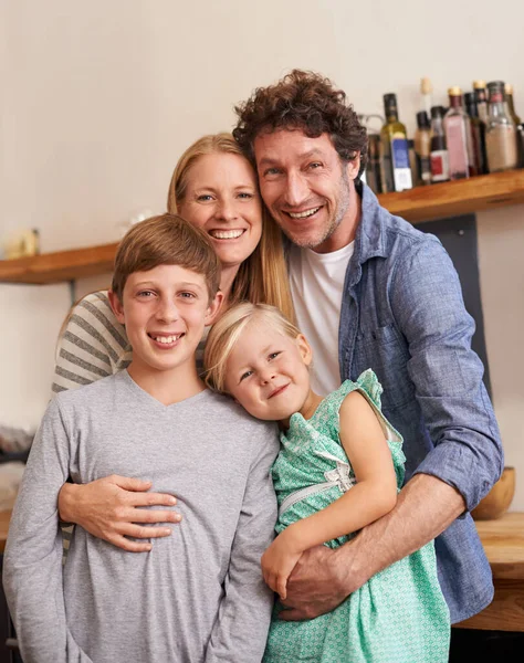 Eine Familie Auf Die Man Stolz Sein Kann Ein Zugeschnittenes — Stockfoto