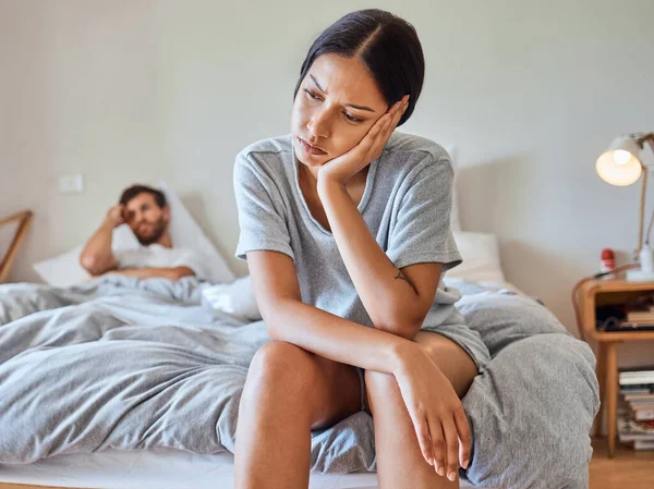 Stres Nespavost Nebo Deprese Žena Lůžku Rozrušený Naštvaný Smutný Hádky — Stock fotografie