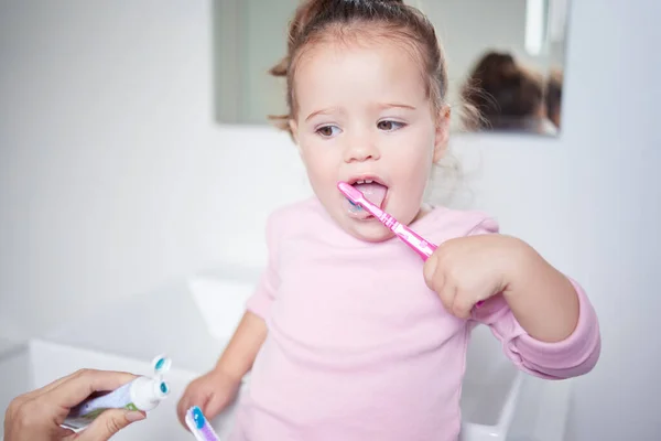 Baby Learning Brush Her Teeth Dental Oral Hygiene Toothbrush Toothpaste — Stock Photo, Image