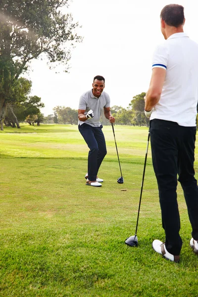 Est Comme Que Passe Portrait Deux Hommes Jouissant Jeu Golf — Photo