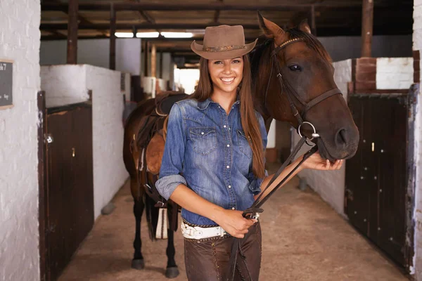 Een Beste Vriendin Van Meisjes Een Jonge Vrouw Die Voor — Stockfoto