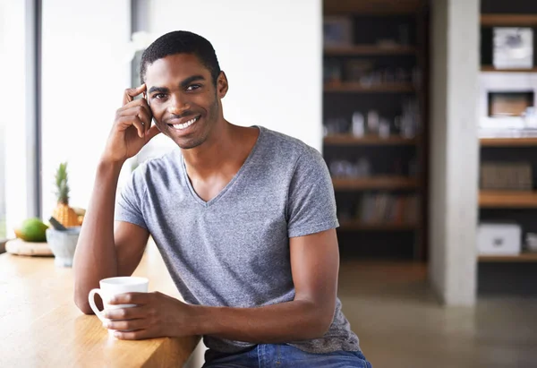 Morgonen Har Gått Och Kaffet Har Talat Ung Afrikansk Man — Stockfoto