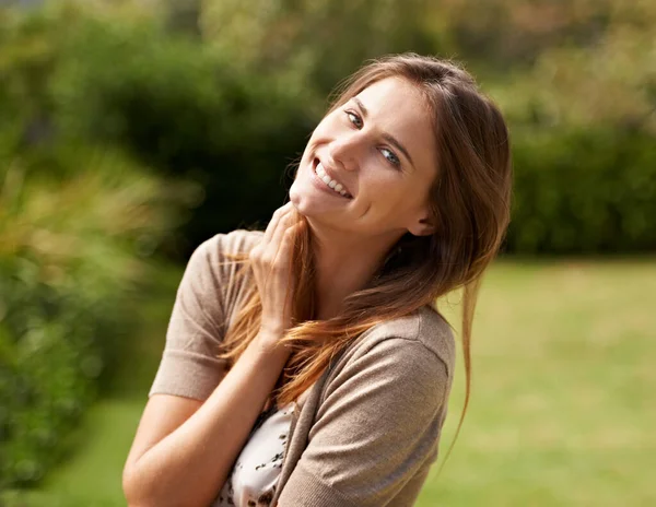 Carefree Positive Woman Enjoying Sunshine Outdoors — Stock Photo, Image