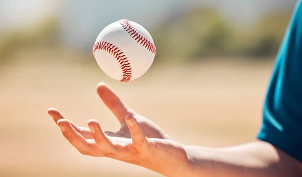 Atleta Esportivo Pega Beisebol Com Mão Jogo Jogo Treino Para — Fotografia de Stock