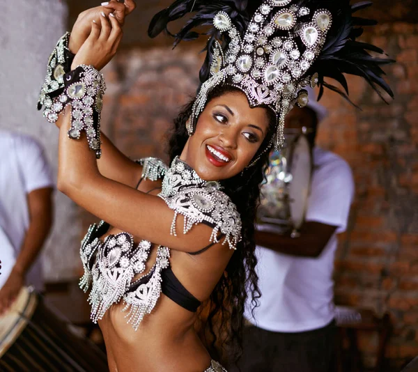 Ragazze Hanno Ritmo Una Bella Ballerina Samba Che Esibisce Carnevale — Foto Stock