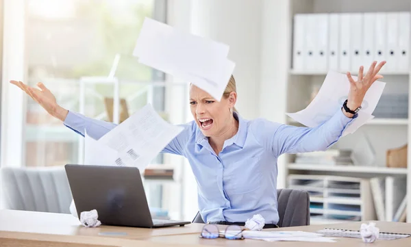 Woman Laptop Stress Flying Paper Anxiety Burnout 404 Technology Glitch — Stock Photo, Image