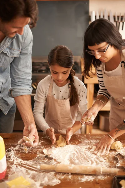 Moeten Een Koekjeszaak Beginnen Een Familie Met Plezier Bakken Een — Stockfoto