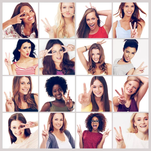 Allt Säger Sammansatt Bild Skiftande Grupp Kvinnor Som Visar Fredssigne — Stockfoto