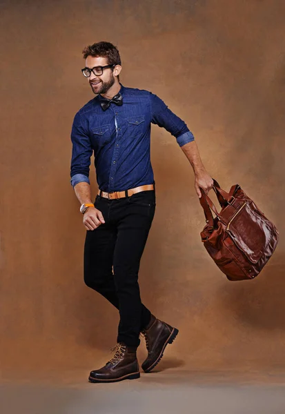 Rarely Puts Foot Wrong Fashion Stylishly Dressed Young Man Posing — Stock Photo, Image