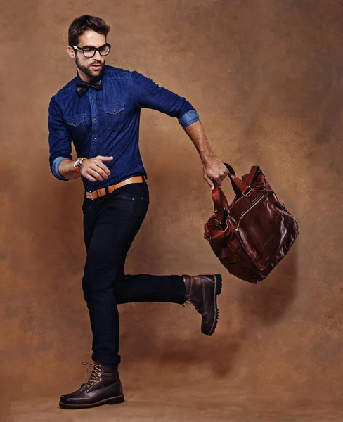 Run Your Style Studio Shot Stylishly Dressed Young Man — Stock Photo, Image