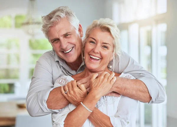 Love Couple Retirement Senior Man Woman Looking Happy Hugging Home — Stock Photo, Image