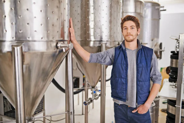 Deze Tanks Hebben Beste Biertjes Portret Van Een Man Die — Stockfoto