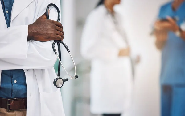 Dłonie Stetoskop Czarny Człowiek Lekarz Szpitalu Aby Pomóc Doradztwo Badawcze — Zdjęcie stockowe