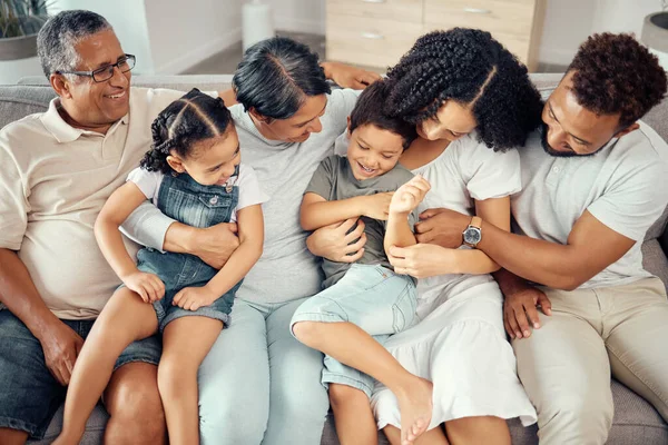 Família Grande Diversão Ligação Amor Crianças Pais Avós Enquanto Sentados — Fotografia de Stock