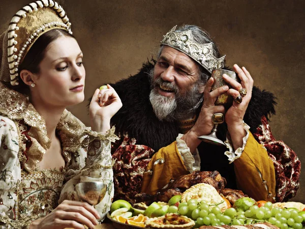 Banquet Absolutely Bores Bored Queen Sitting Alongside Her Husband Banquet — Stock Photo, Image