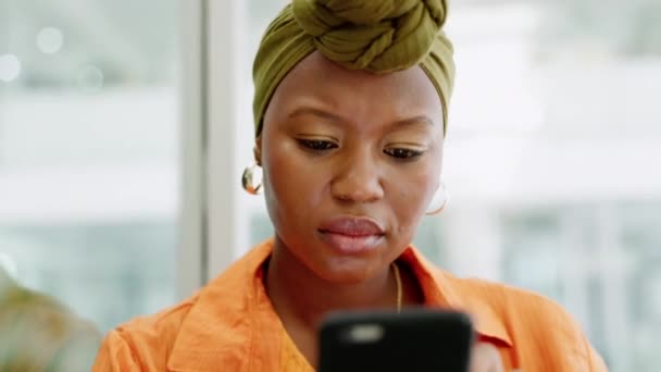 Czarna Kobieta Telefon Lub Marketing Cyfrowy Dla Firmy Social Media — Wideo stockowe