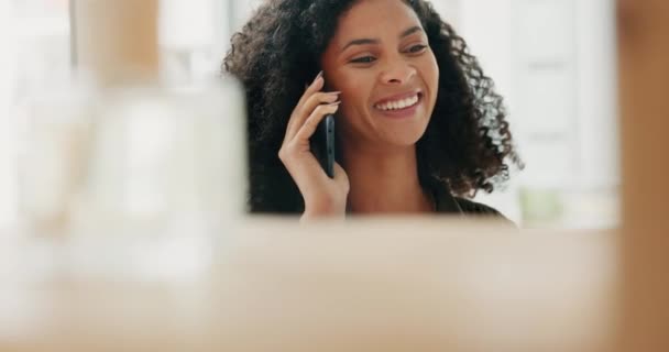 Llamada Telefónica Comunicación Mujer Chat Conversación Diálogo Con Una Sonrisa — Vídeos de Stock