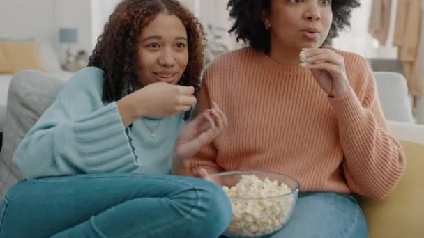 Women Friends Watching Scary Movie Film Media Lounge Home While — Stock Video