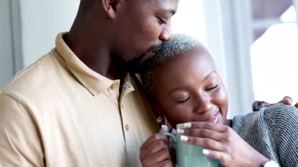 Casal Feliz Café Manhã Abraço Para Mostrar Amor Cuidado Enquanto — Vídeo de Stock