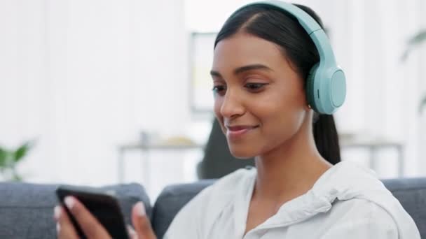 Music Dance Phone Woman Streaming Audio Wireless Headphones While Her — Stock Video