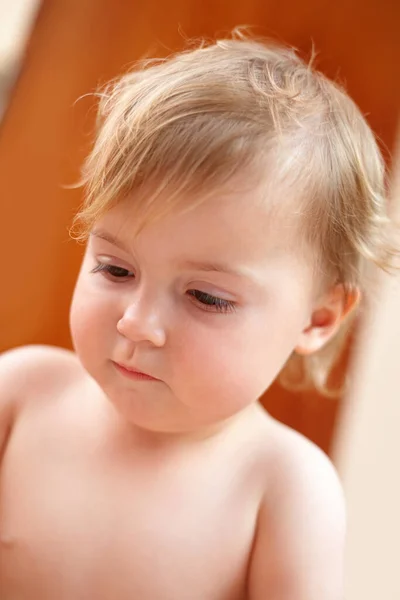 Nieuwsgierigheid Van Een Kind Een Schattige Kleine Baby — Stockfoto