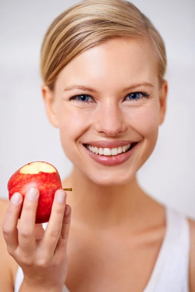 Fresh Healthy Way Portrait Beautiful Young Woman Eating Delicious Red — Stock Photo, Image