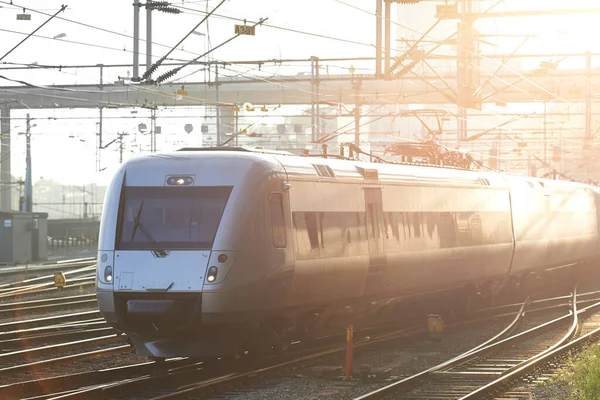 Pendeln Mit Der Bahn Ein Passagierzug Auf Den Bahngleisen Skandinavien — Stockfoto