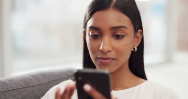 Telefon Kommunikation Och Samtal Med Kvinna Som Pratar Sin Mobil — Stockvideo