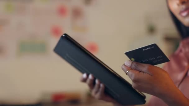 Cartão Crédito Pagamento Compras Line Com Mulher Negócios Tablet Com — Vídeo de Stock