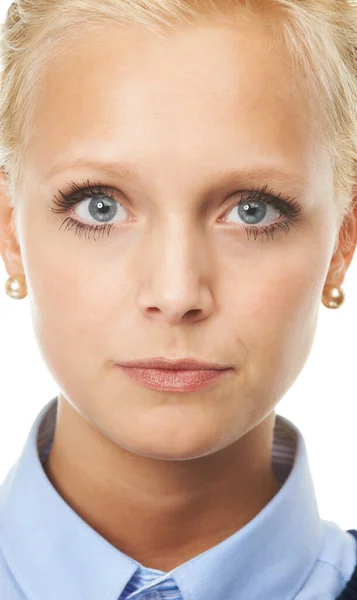 Sorrir Com Olhos Closeup Studio Retrato Uma Jovem Loira Isolada — Fotografia de Stock