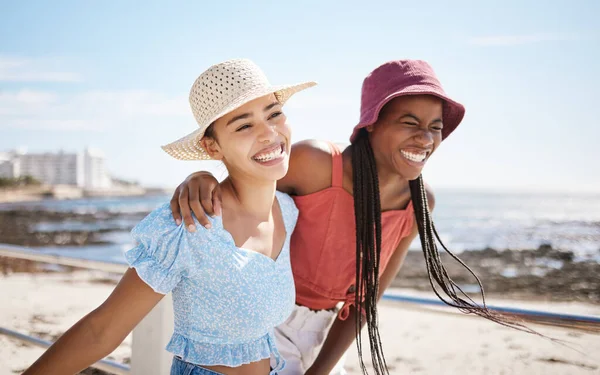 Smile Love Gay Lesbian Black Couple Women Bonding Beach Sea – stockfoto