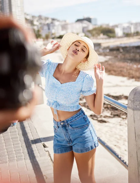 Strand Selfie Und Freunde Die Für Ein Foto Posieren Spaß — Stockfoto