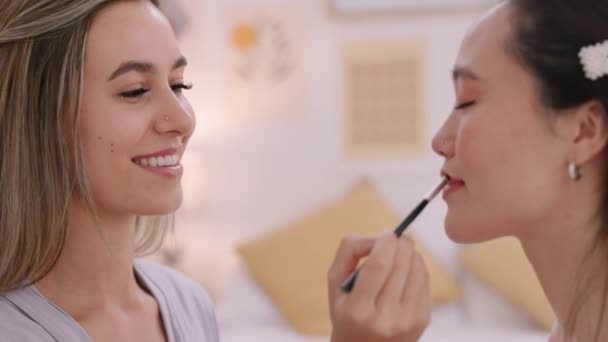 Cosmétique Maquillage Beauté Femme Avant Mariage Avec Demoiselle Honneur Dans — Video