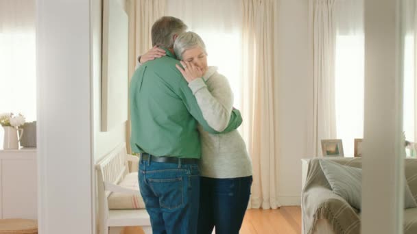 Pensionering Fred Seniorpar Danser Deres Hjem Med Kærlighed Omsorg Fred – Stock-video