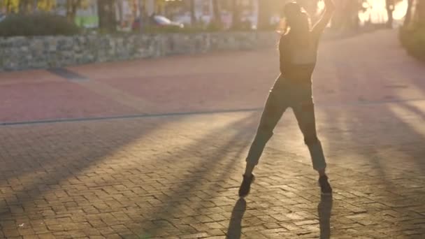 Danza Moderna Danza Creativa Contemporánea Mujer Ciudad Entrenando Movimiento Para — Vídeos de Stock