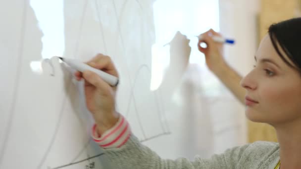 Whiteboard Teamwork Forretningsfolk Skriver Markør Eller Pen Board Sammen Startup – Stock-video