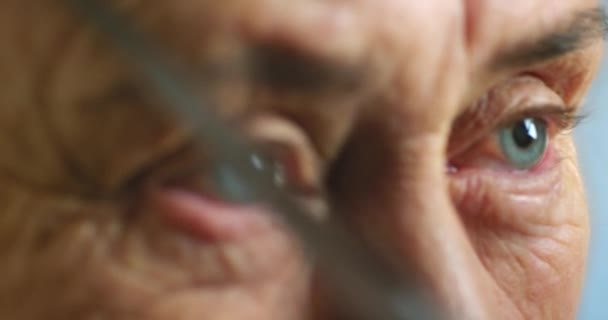 Brýle Zrak Modré Oko Starší Ženy Pro Zrak Zdraví Nebo — Stock video