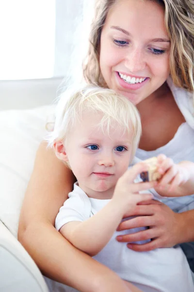 Zeit Mit Meinem Sohn Verbringen Eine Mutter Und Ihr Kleiner — Stockfoto