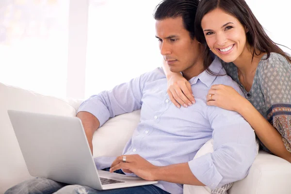 Here Provide Affectionate Support Couple Sitting Together Sofa Laptop — Stock Photo, Image