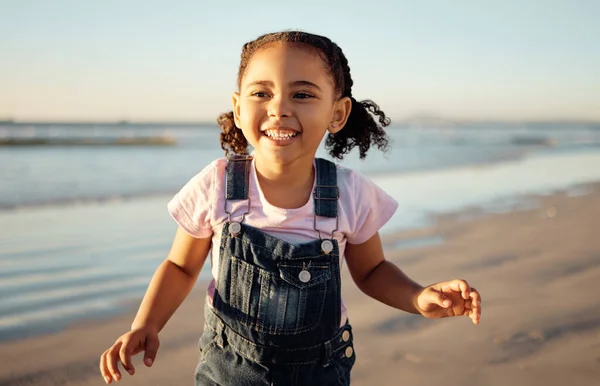 Energy Freedom Black Girl Running Beach Happy Excited View Ocean — Stock Photo, Image