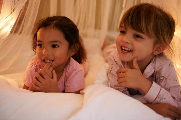 Adore Les Soirées Pyjama Deux Petites Filles Mignonnes Ayant Une — Photo