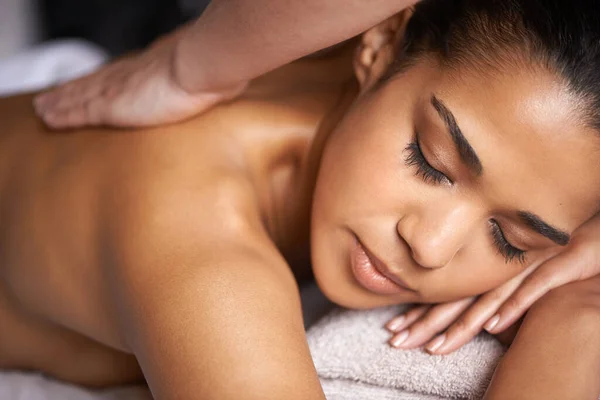 Finding Her Calm Spa Young Woman Enjoying Back Massage Spa — Stock Photo, Image